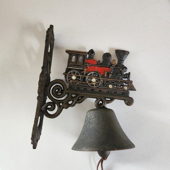 Vintage Door Bell Train Locomotive Cast Iron Rustic Farmhouse Wall Mount Dinner - Picture 10 of 10